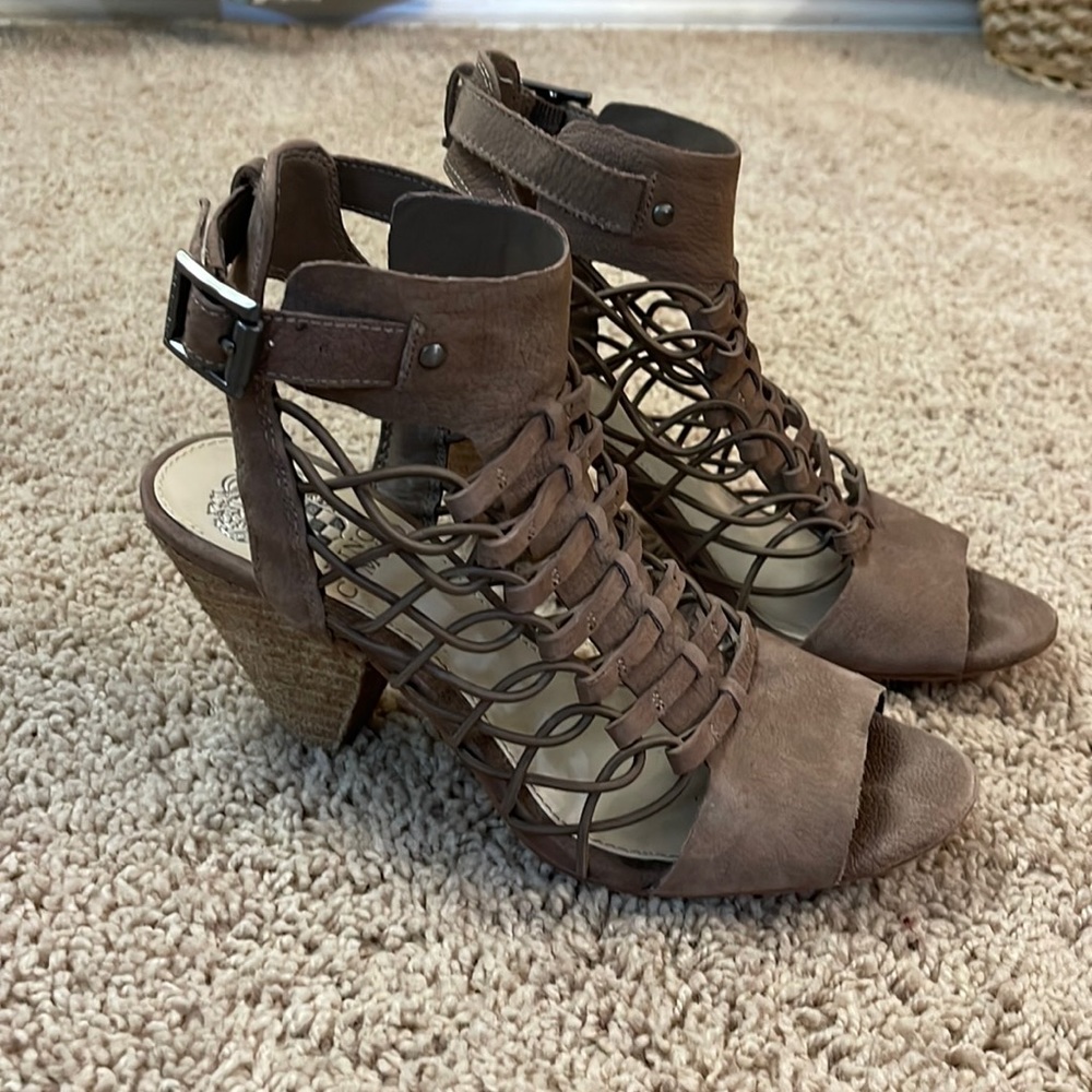 Women’s Vince Camuto Evel Caged Sandal size 6